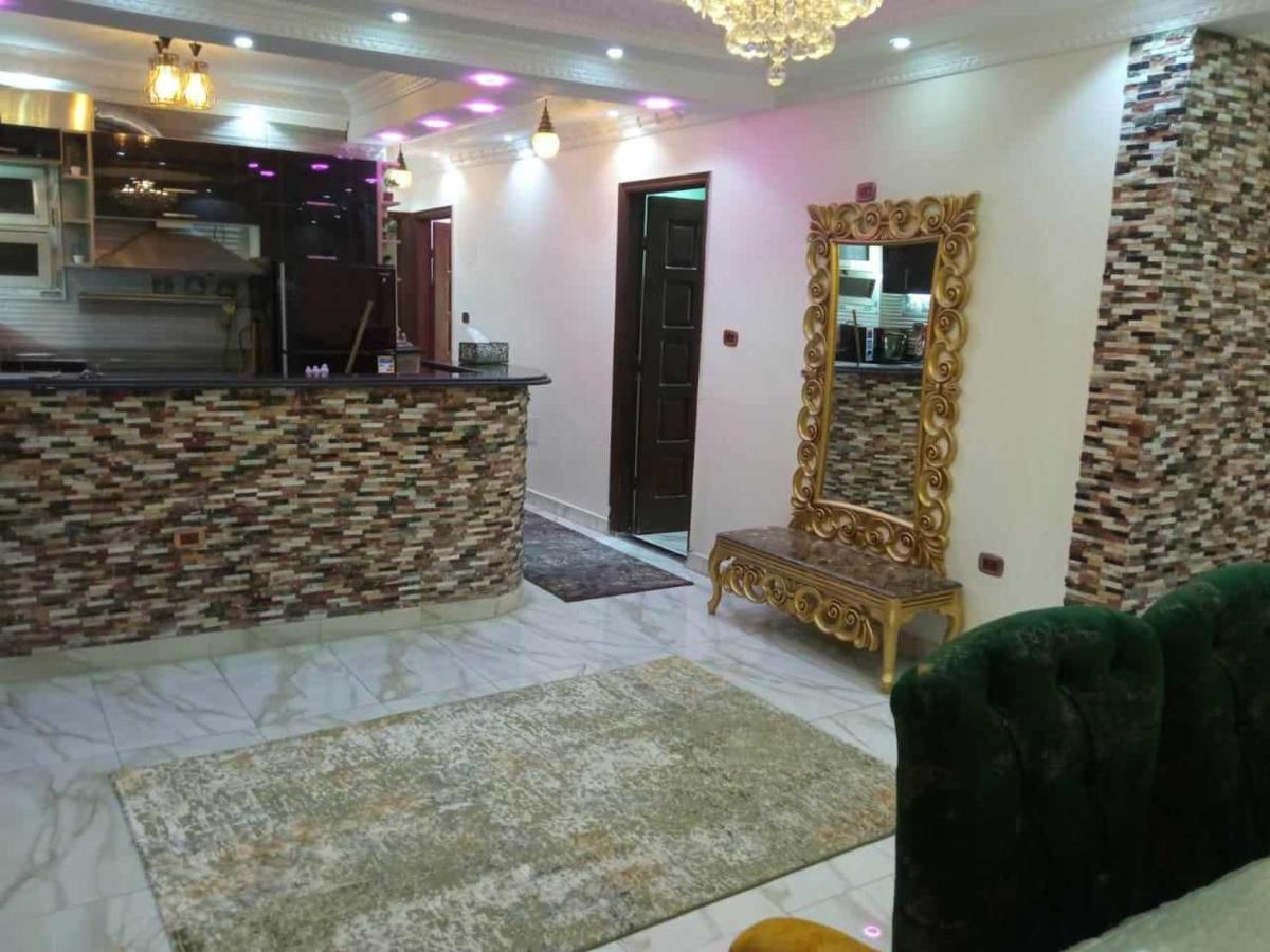 فندقيه فاخرة بمنطقة المعادى صف اول جميع الغرف تطل على النيل A Luxury In Maadi, First Row. Overlook The Nile *