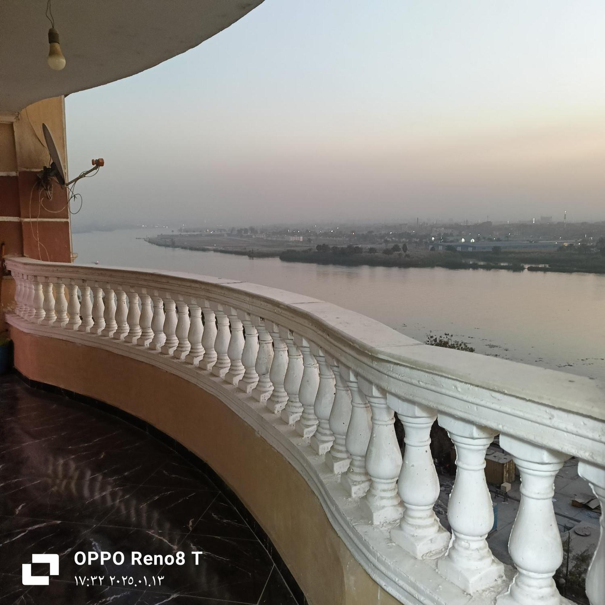 فندقيه فاخرة بمنطقة المعادى صف اول جميع الغرف تطل على النيل A Luxury In Maadi, First Row. Overlook The Nile Appartement Le Caire