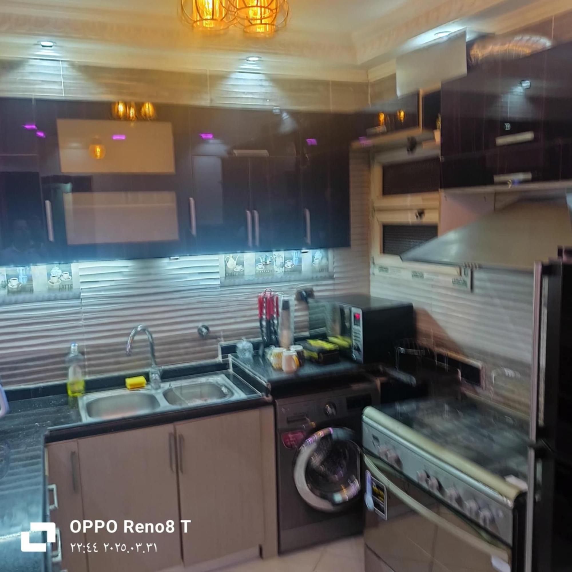 فندقيه فاخرة بمنطقة المعادى صف اول جميع الغرف تطل على النيل A Luxury In Maadi, First Row. Overlook The Nile Le Caire